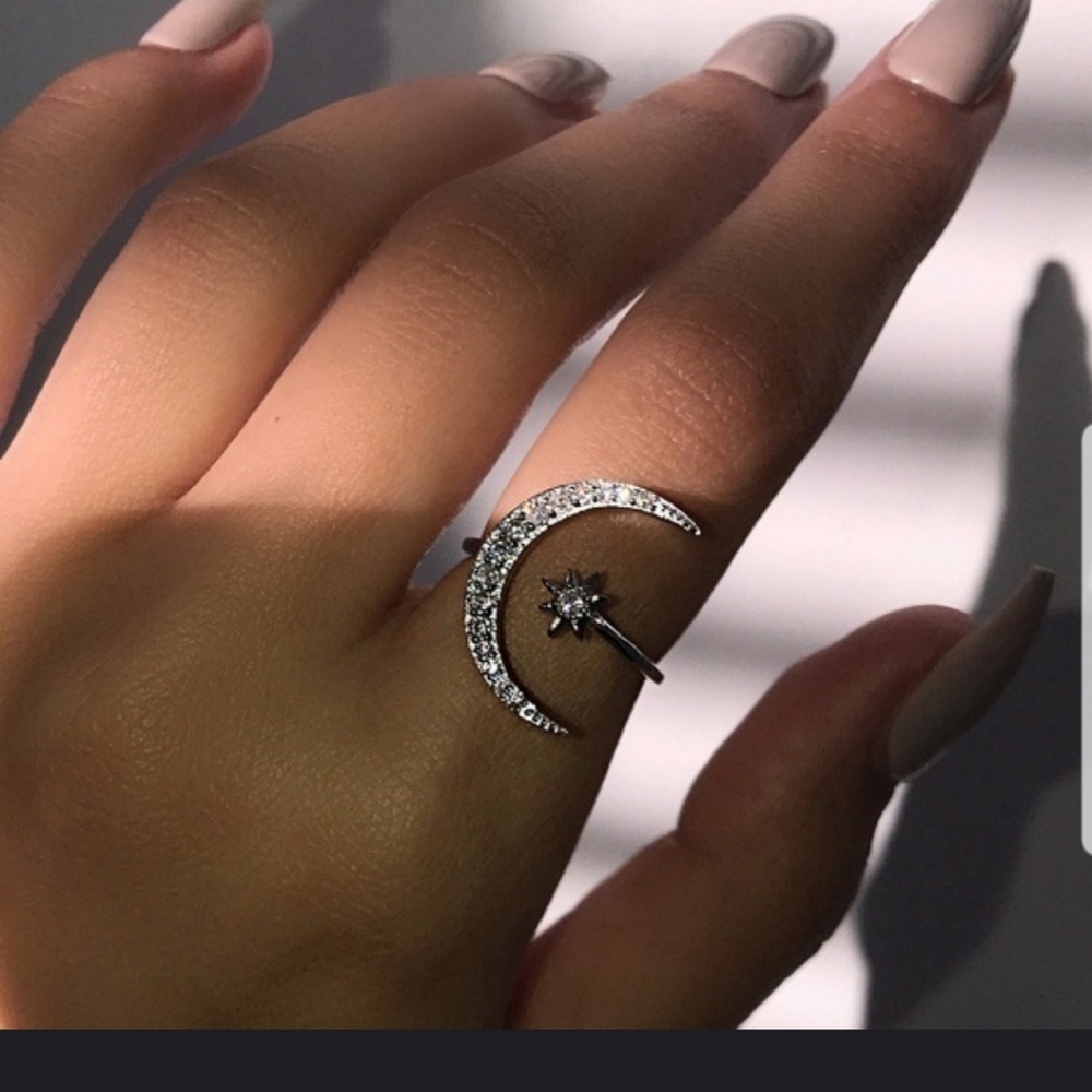 🌙⭐Beautiful Star and Moon Adjustable Ring in SILVER 🌙⭐ - Picture 1 of 12